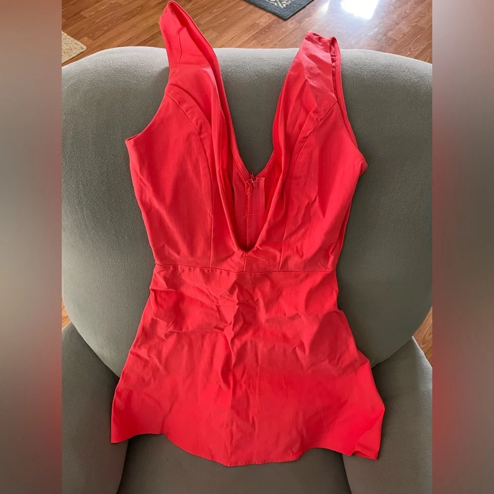 Dresses - Picture 10 of 10